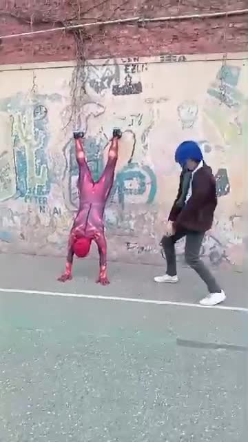 Spider man desnalgon intentando perrear