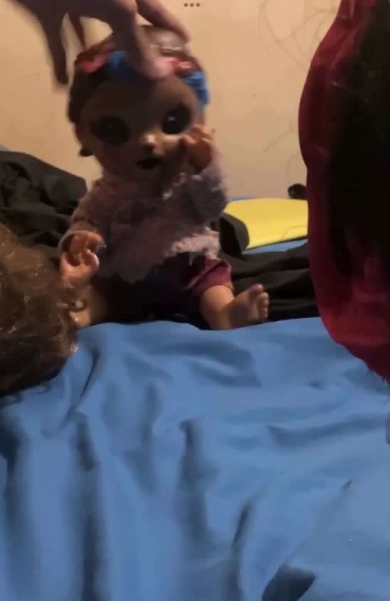 Look everyone were holding hands ! 😄