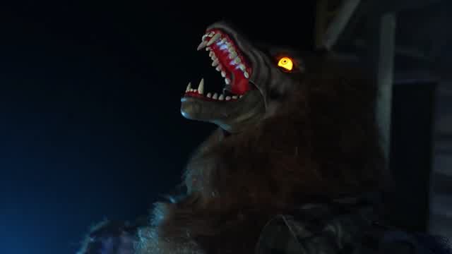 7FT Howling Werewolf Halloween animatronic (2025) (Halloweencostumes.com) 7FT Howling Werewolf Halloween animatronic (2025) (Halloweencostumes.com)
