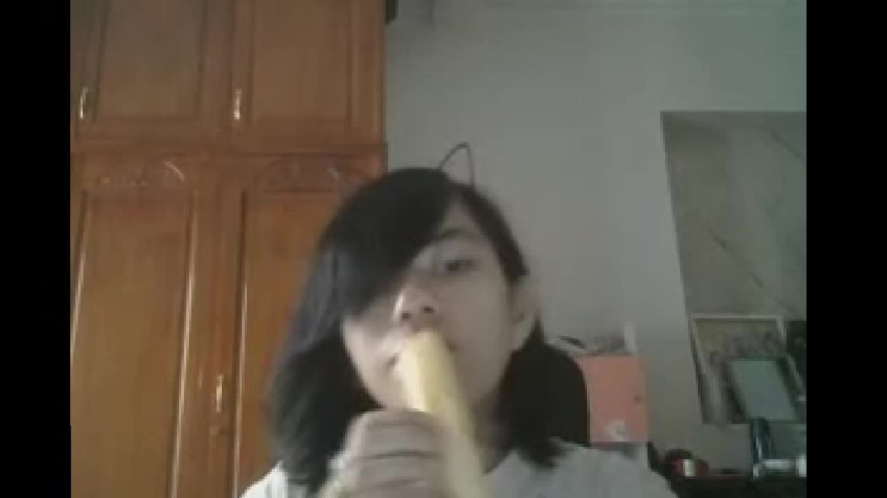 man eating some shit for 1 min
