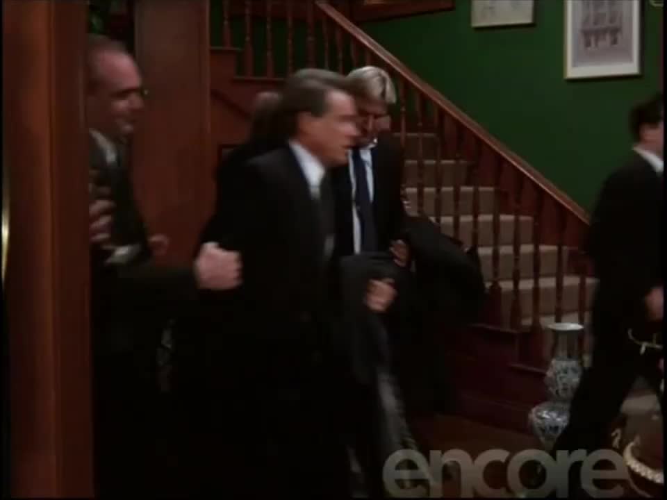 Murphy Brown   S07E15   Requiem For a Crew Guy