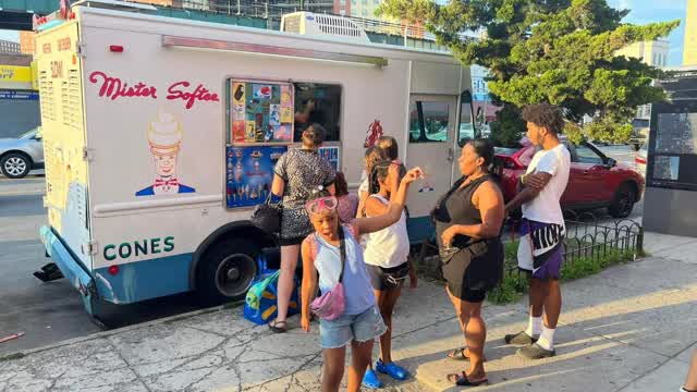 I FUCKING KILL SAMUEL ATHERTON IN HIS ICE CREAM TRUCK