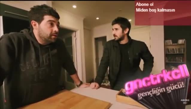 KAFAMDA TAVUK VAR KAFAMDA TAVUK VAR