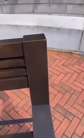 man gifts banana to george floyd statue