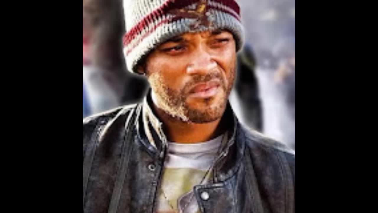 Yo dándole su merecido a mi Clon pero con una Motosierra