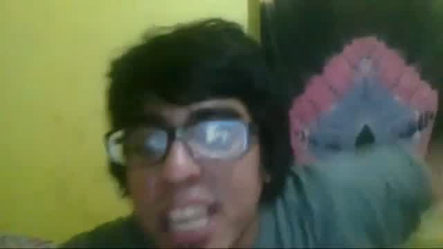 Bronce V se enoja y amenaza a Riot Excalibeer