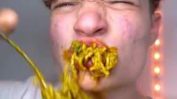 urlebird.com-32af1543aa824497137104c4f3c8b996(mp4)