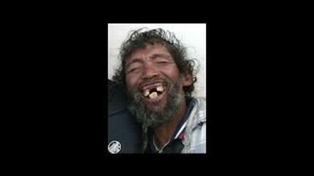 Loquendo - Critica a los usuarios del facebook