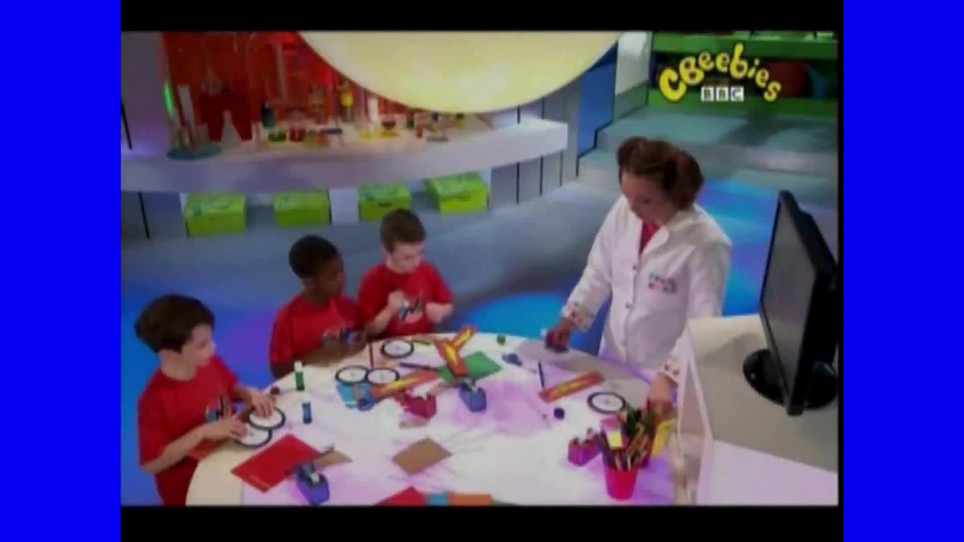 Nina y las Neuronas - Ruedas / Episodio Completo (Español Latnio)