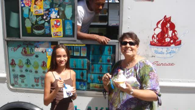 David Limas XD gets attacked by asian giant hornets