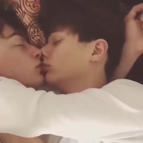 BasaraMondo and his gay ass boyfriend RedTheNeet be like