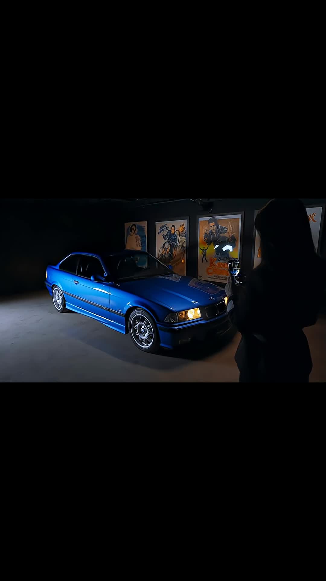 Оклейка автомобиля.  BMW под защитным покрытием и эффектная подача