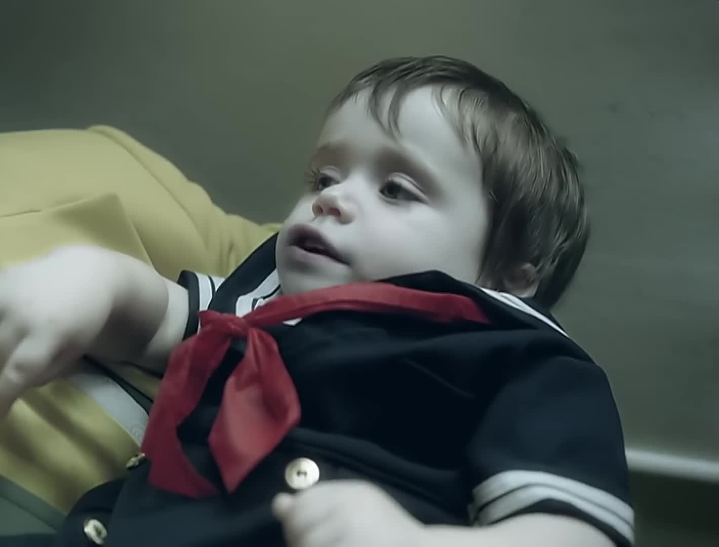 Robbie Williams - Tripping (Official Music Video)