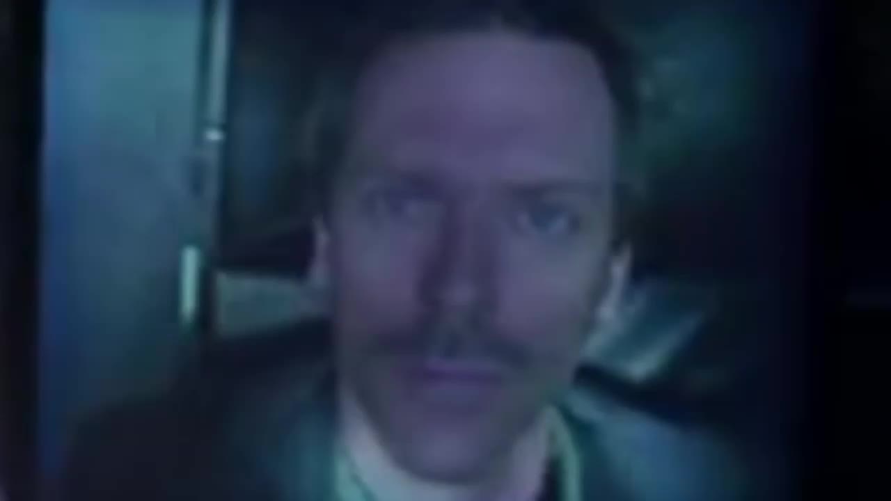 HELP im TrappED iside a mOnitor!