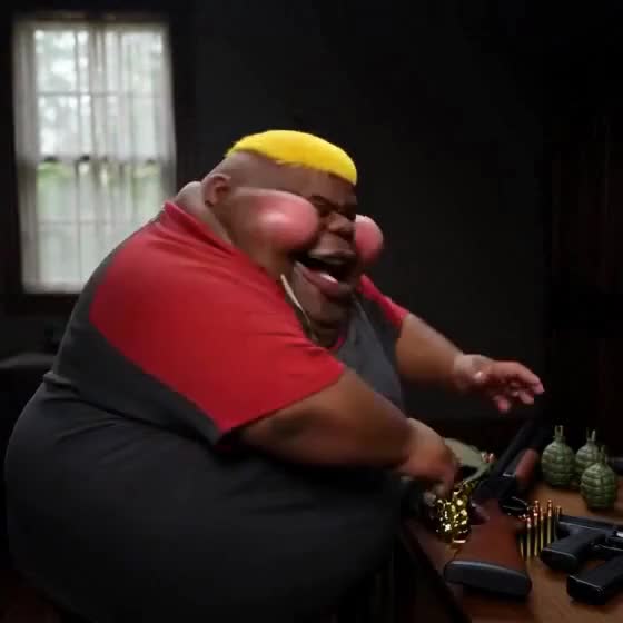 Hunky gets ready to annihilate the foodists