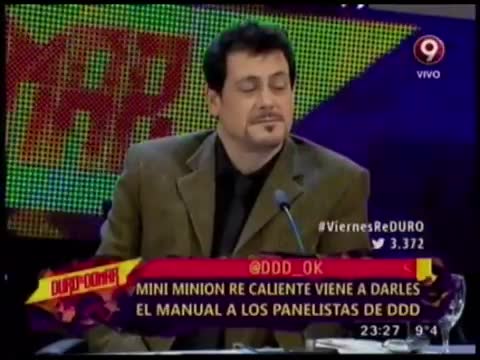VidLii Poop Hispano - Mini Minion Re Caliente le da un Manual Sobre Patinetas a un Idiota.