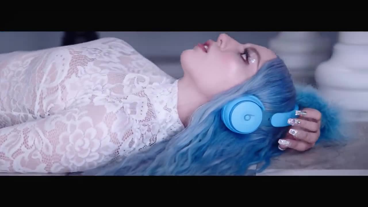 Ava Max - Kings & Queens [Official Music Video] - Ava Max (720p, h264)