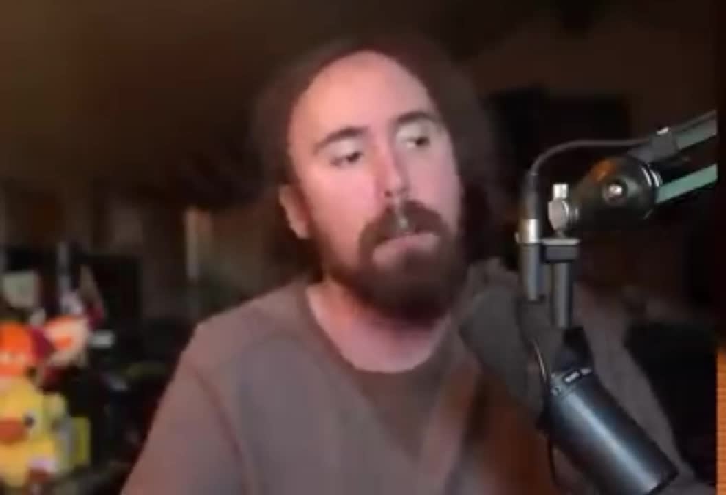 Asmongold insults genshin impact fans