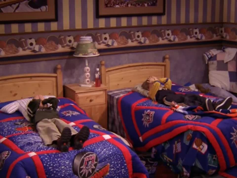 Everybody Loves Raymond S07E15 The Disciplinarian