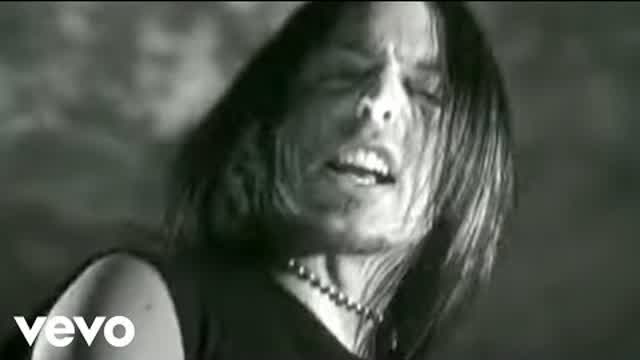 Bullet For My Valentine - Suffocating Under Words Of Sorrow (What Can I Do) (Official Video)