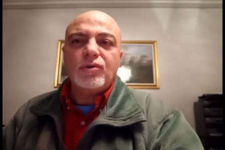 Mino Pasca gegen rechts