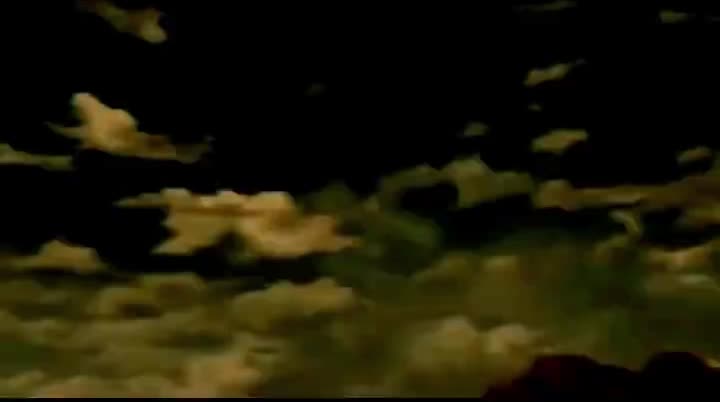 pączek pączek słodziutki jest pączek pączek z mięsem go zjedz