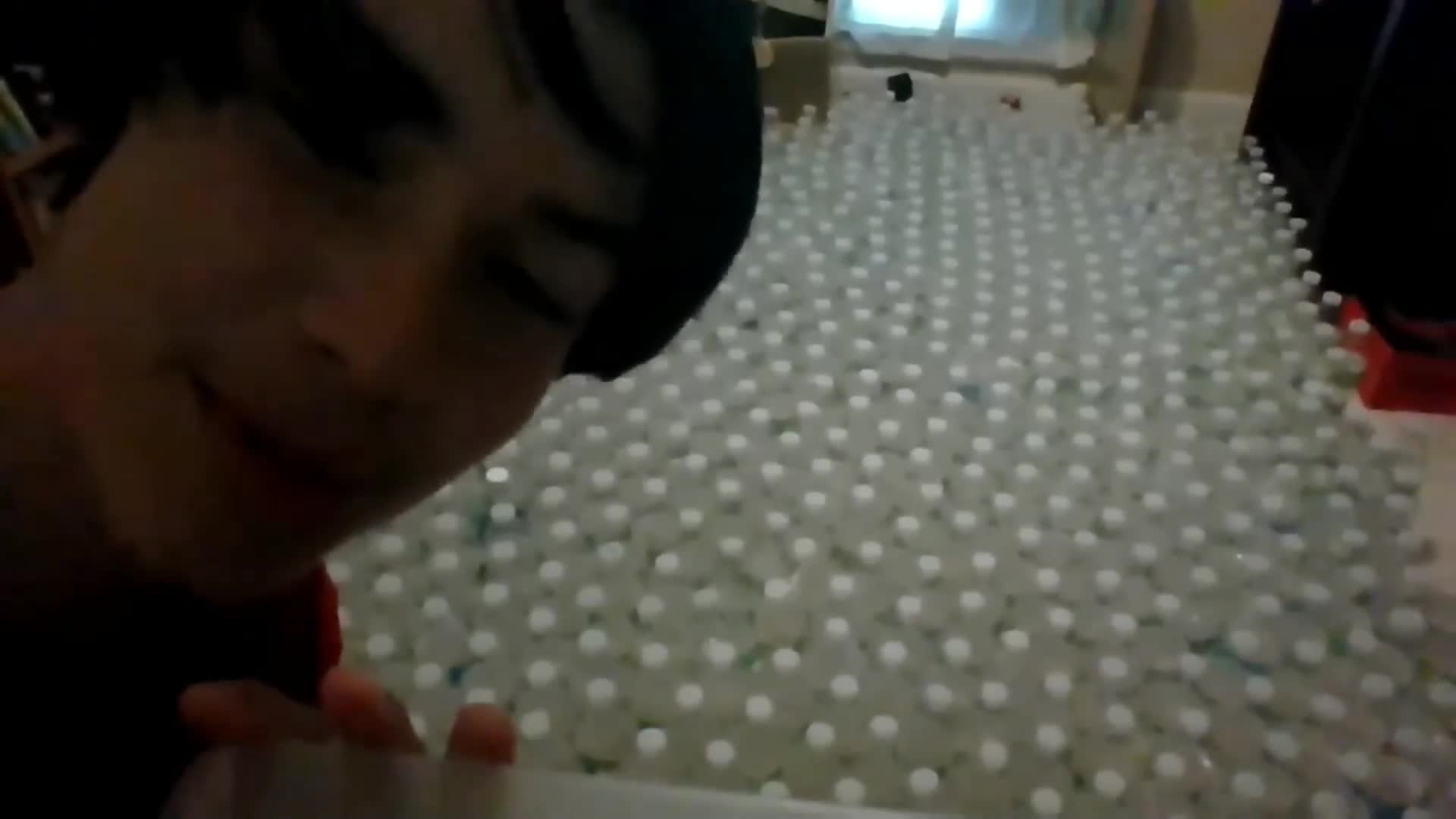 water_bottle.mp4 water_bottle.mp4