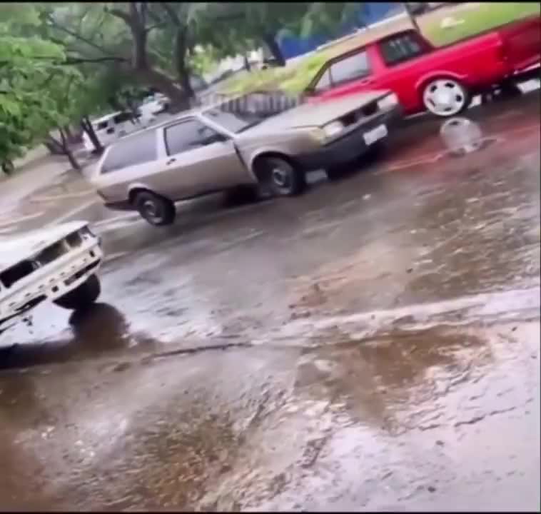 Car buiilt like a dog - Alternate timeline 🐕