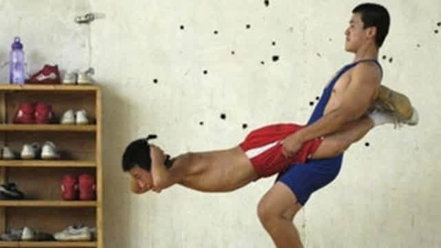 Flo Rida "Club Can't Handle Me" PARODY Take Your Pants Off ~ Rucka Rucka Ali