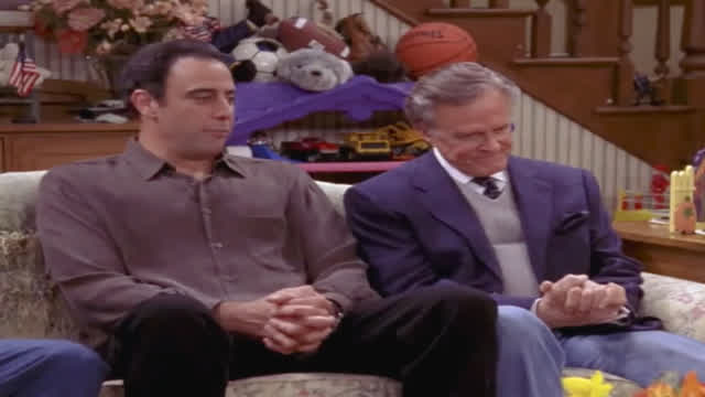 Everybody Loves Raymond S06E09 Older Women