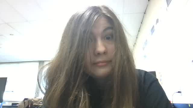 im at school :P (FACE REVEAALL??)