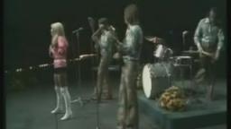 MIDDLE OF THE ROAD - SOLEY SOLEY