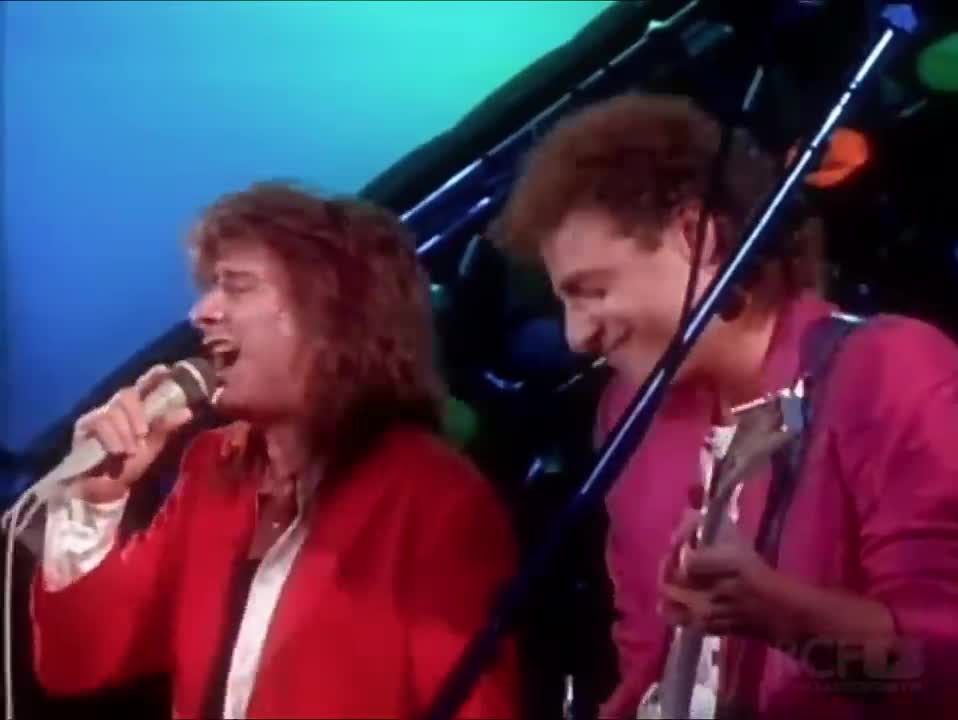 Journey - Don't Stop Believin' (Official Music Video)