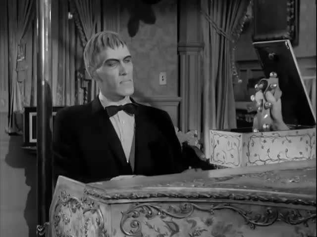 Deck The Halls - Morticia