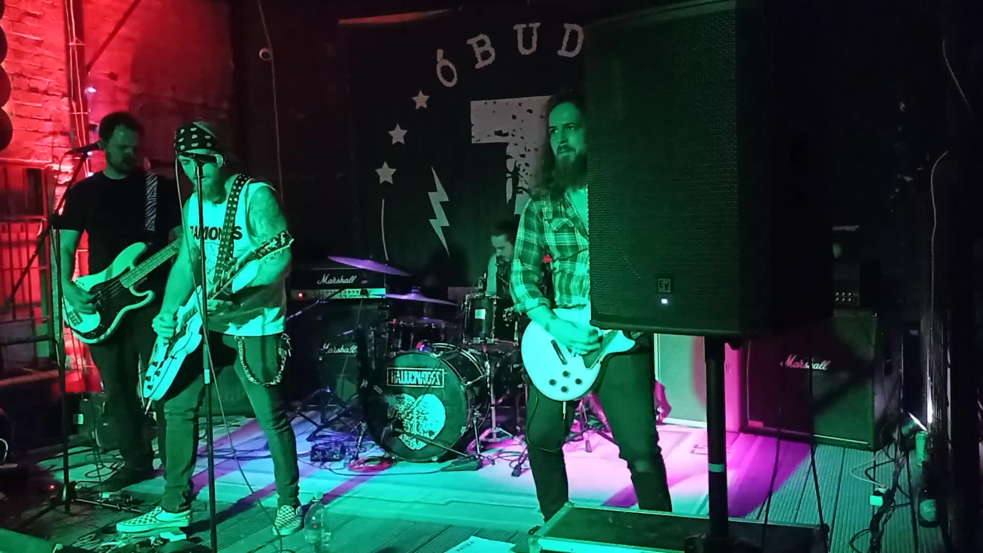 Hallucinatorz ¦ Óbuda Rock n Roll - élőben