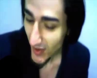 Muhlis Karagöz  Erkek mi Arıyorsun Tam karşında videosu Rtürk blur atmış  halı