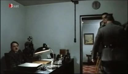 então procura-o eu quero falar com o Flegelein sofort TRAZ-ME O FLEGELEIN FLEGELEIN então procura-o eu quero falar com o Flegelein sofort TRAZ-ME O FLEGELEIN FLEGELEIN