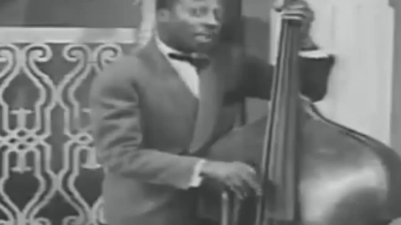 Preview 1982 Double Bassist (without glasses)