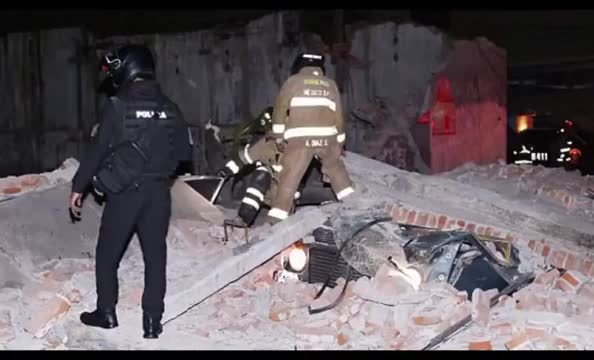 STRANGE LIGHTS APPEAR IN THE SKY BEFORE MEXICO EARTHQUAKE...