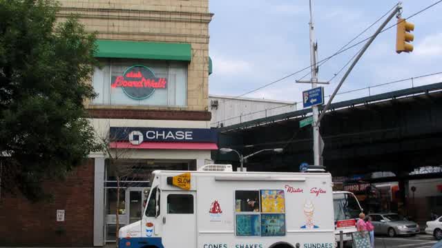 I RIP KAREN REZENDES' FUCKING LEG