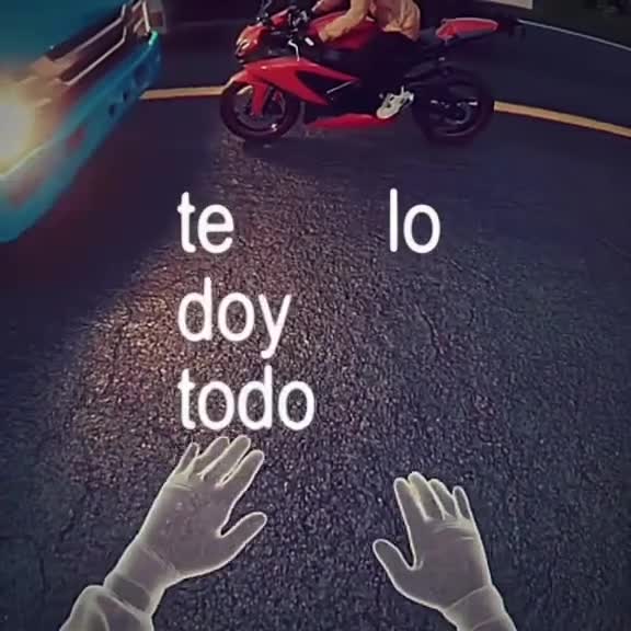 No me mires con esos ojos