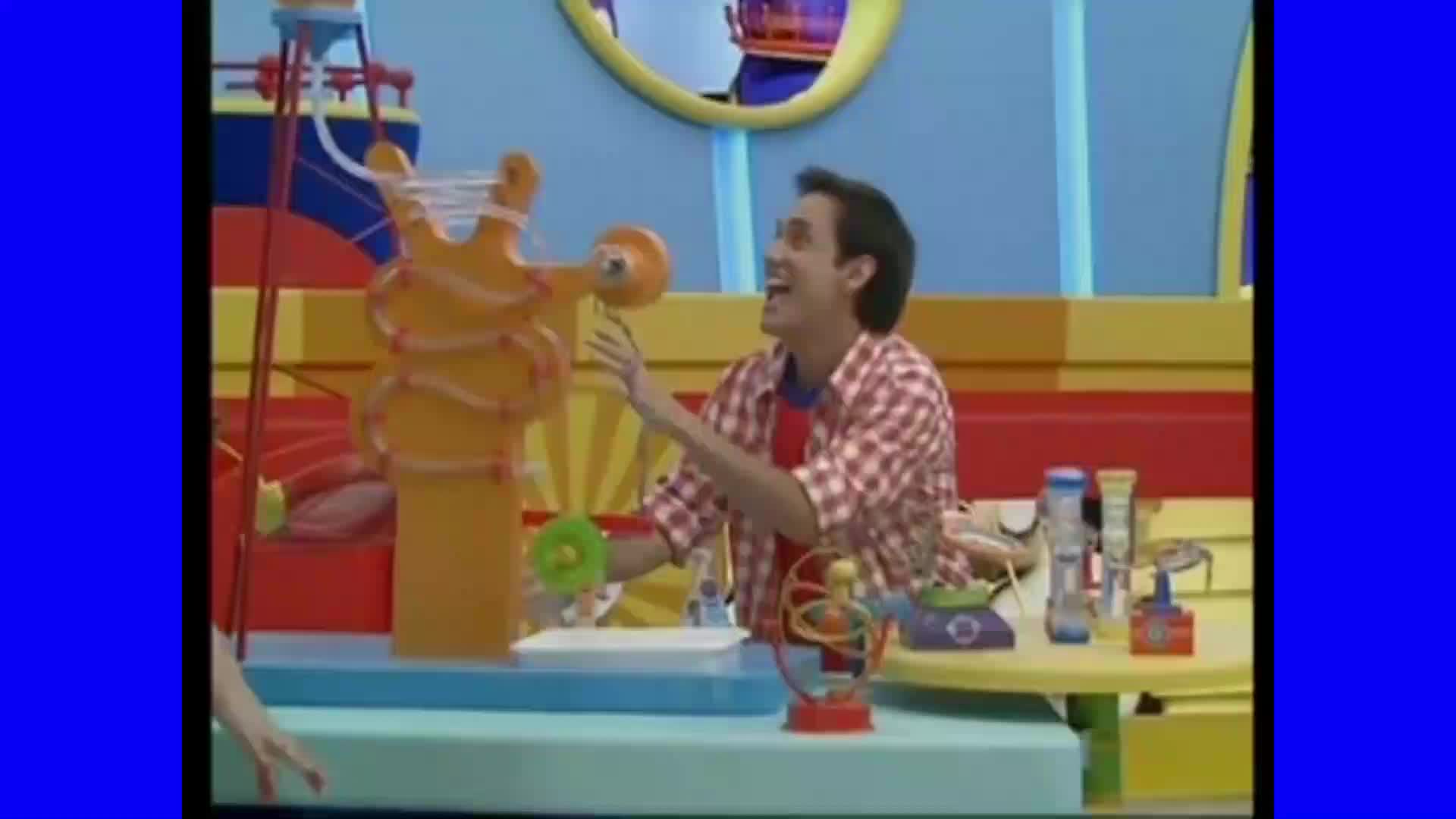 Playground - El inventor / Videoclip Completo (Español Latino)