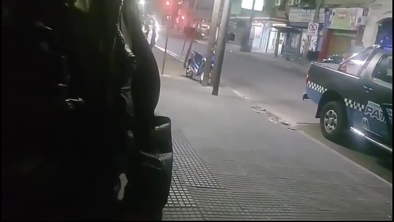 El Guerrero de Dios va al departamento de Dross por segunda vez.