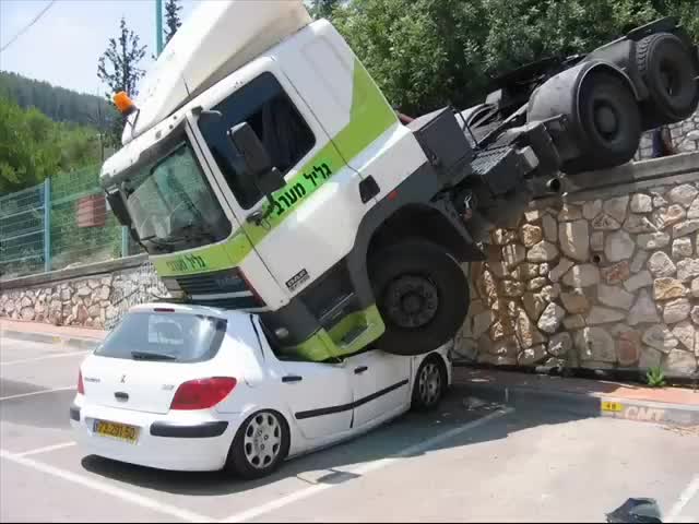 weird crazy stupid and funny car crashes