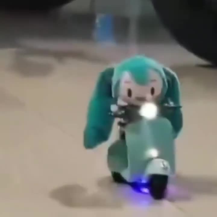 Miku in motocicle