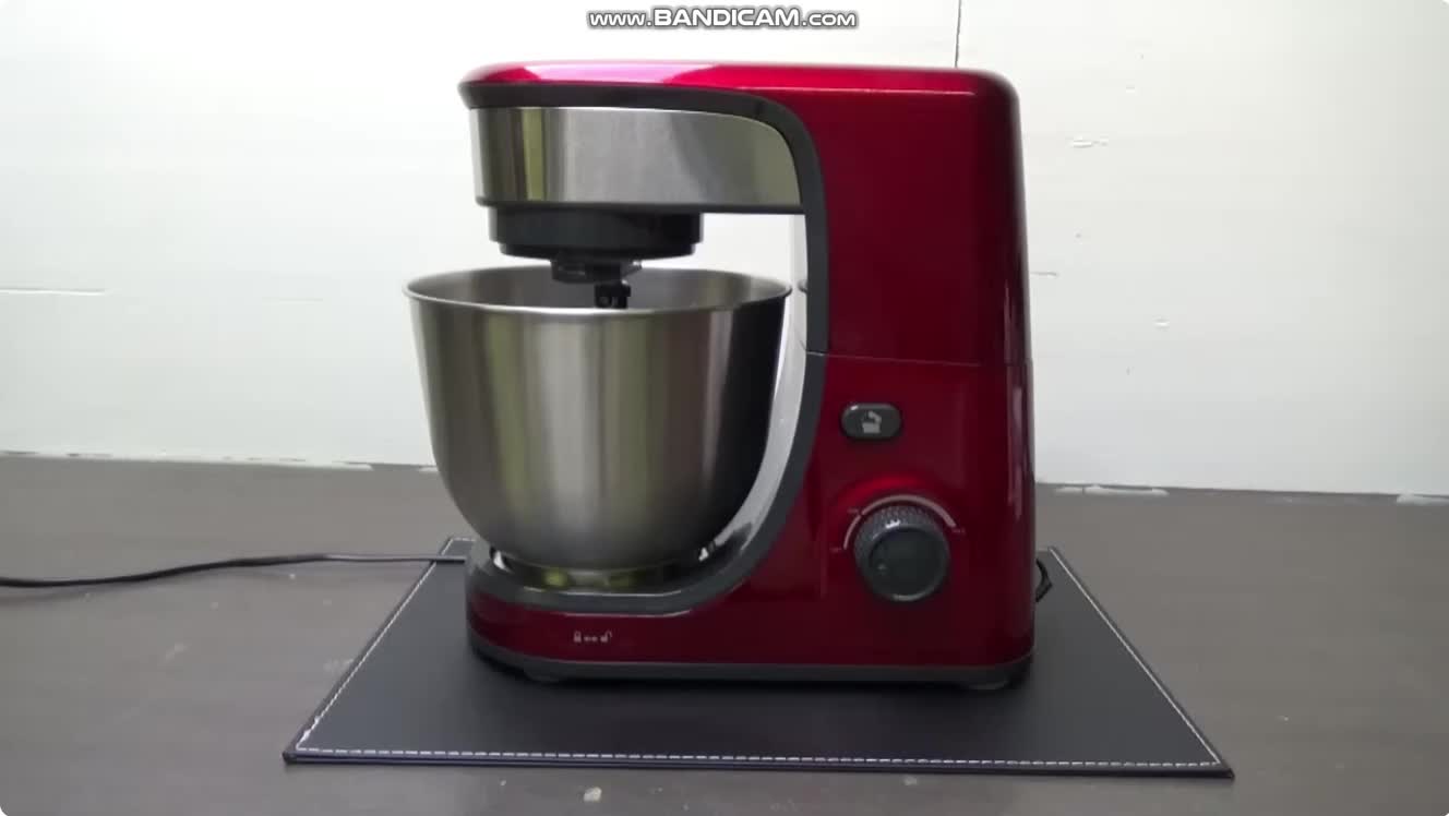 Me React how to make a watermelon cake (HowToBasic)