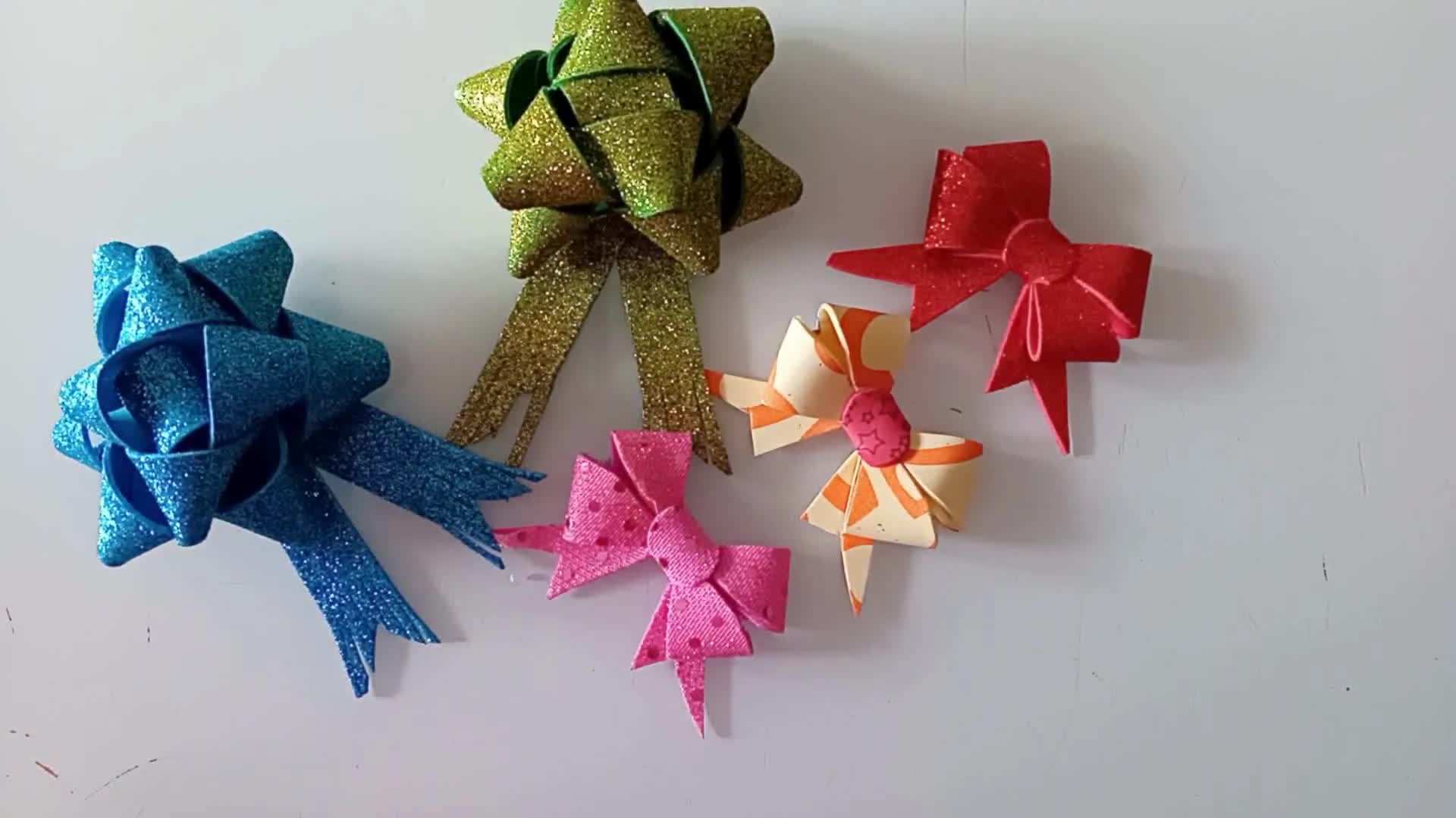 Manualidades fáciles crea lazos bonitos para envolver regalos con estilo