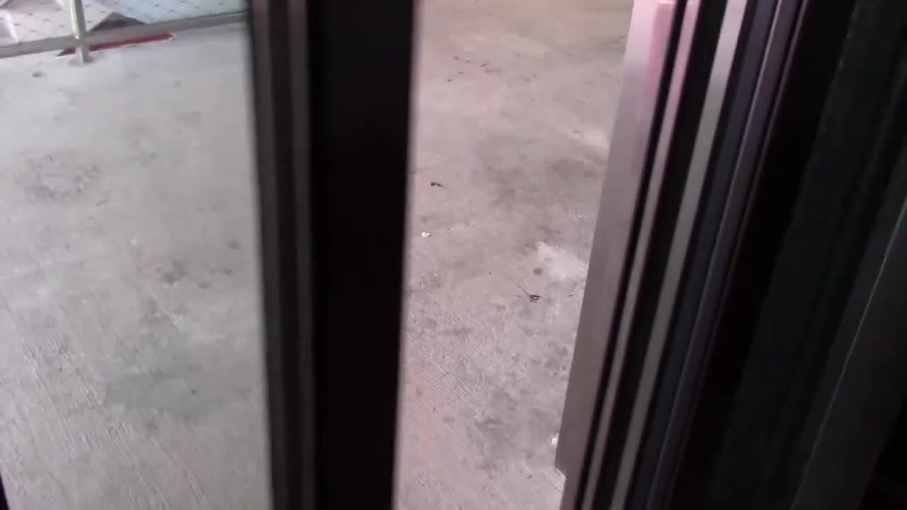 2022 01 02 glass door elevator Museum parking garage in Miami 2022 01 02 glass door elevator Museum parking garage in Miami