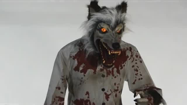 Limb Ripper Werewolf animatronic 2012 demo (spirit Halloween)