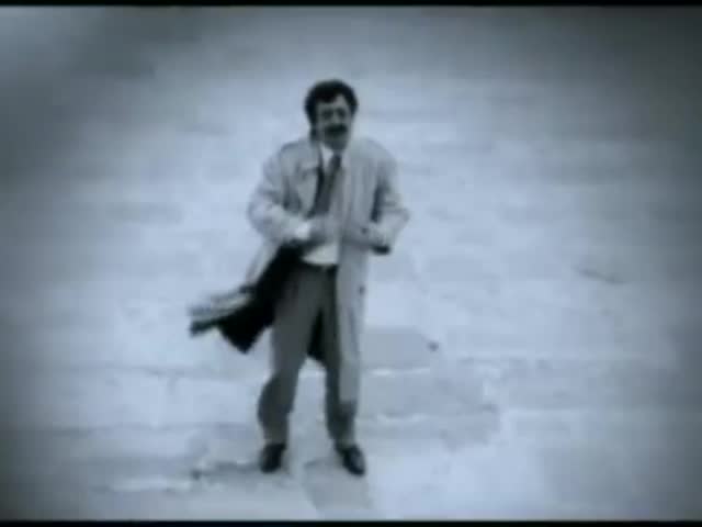 Yakarsa Dünyayı Garipler Yakar